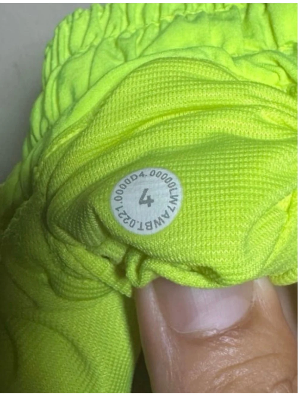 Lululemon Hotty Hot Athletic Shorts in Neon Yellow Sz 4